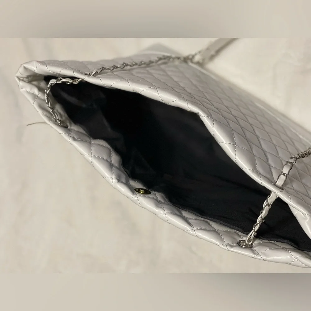 Purse - Picture 3 of 3